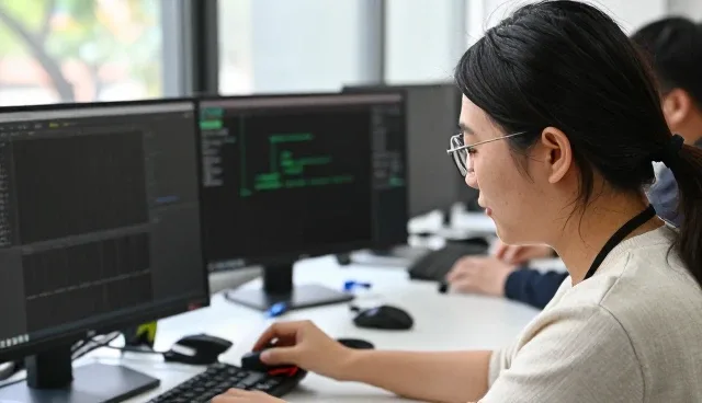 合肥超正人网络科技有限公司提供适合软件的定制软件开发